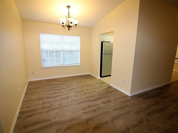 4th image of 1610 Galvin Ave