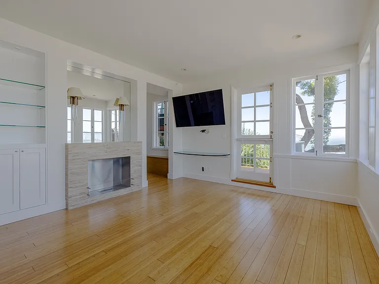 348 Greenwich St — Photo 8
