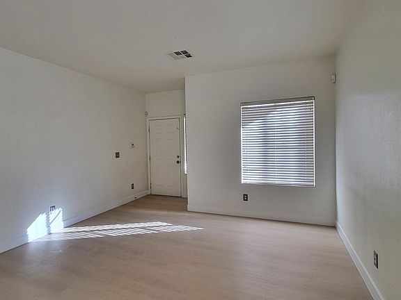 4th image of 4528 Silverado Sage Ave