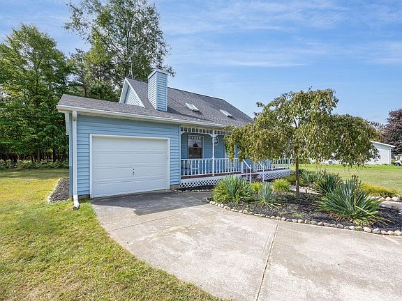 2nd image of 10197 E Royal Rd