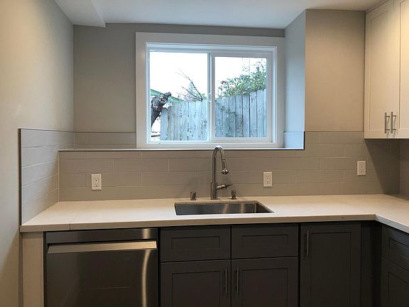 3rd image of 4071 Lincoln Ave