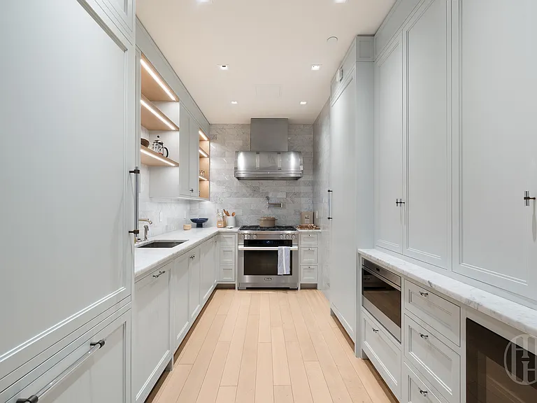 164 W 74th St #PHA — Photo 4
