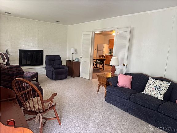 3rd image of 435 Nies Ave
