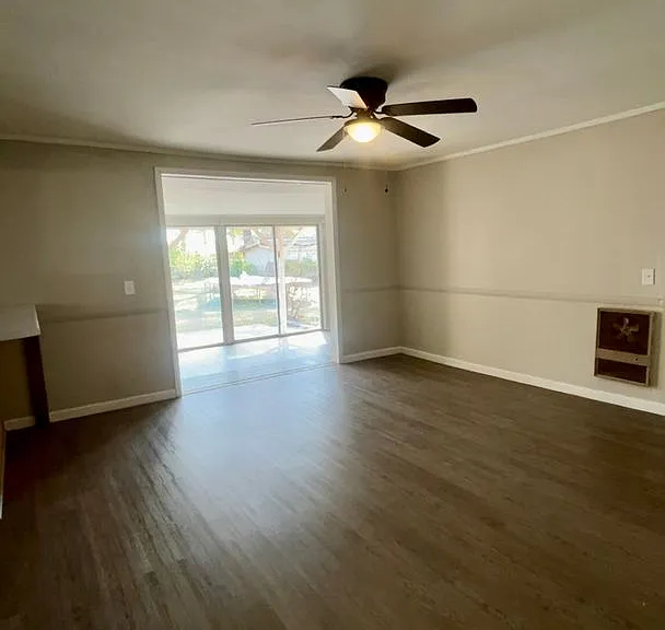902 Adams St — Photo 12