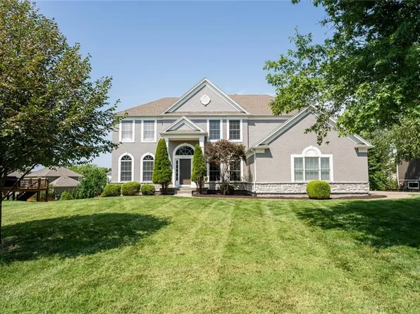 14606 Canterbury St, Leawood, KS 66224