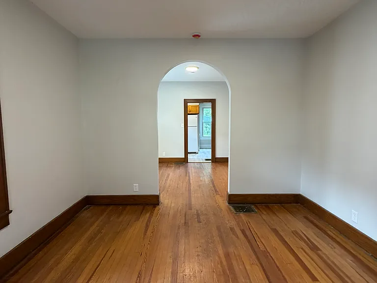 1325 Vance Ave — Photo 8