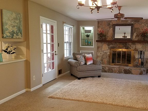 5th image of 3100 Oakton Way SW