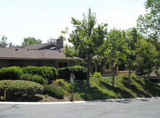 8611 Circle R Valley Ln, Escondido, CA 92026