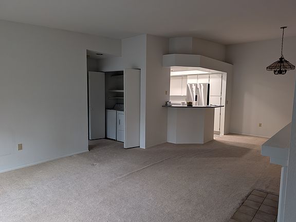 2nd image of 1392 Bellevue Way NE APT 8