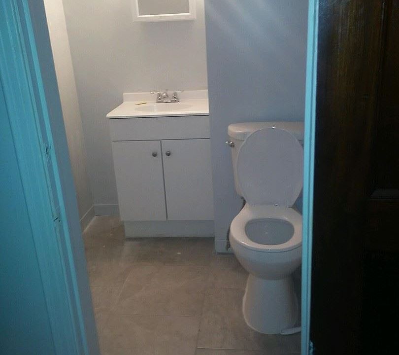 2nd image of 16540 Prevost St