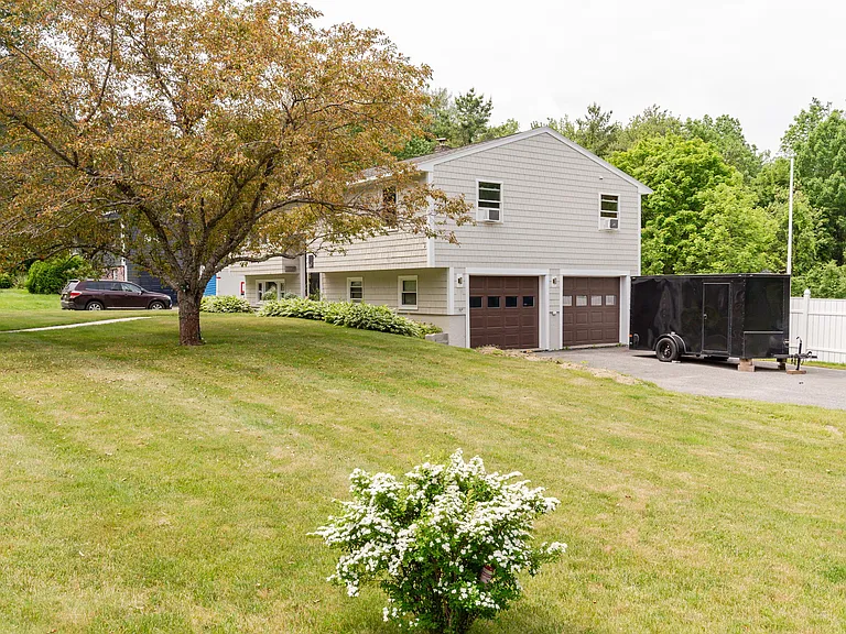67 Lydon Ln E — Photo 42