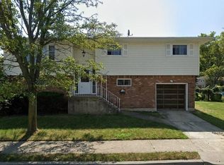 807 Glen Dr, Woodmere, NY 11598