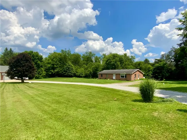 238 Petitta Ln, Aliquippa, PA 15001