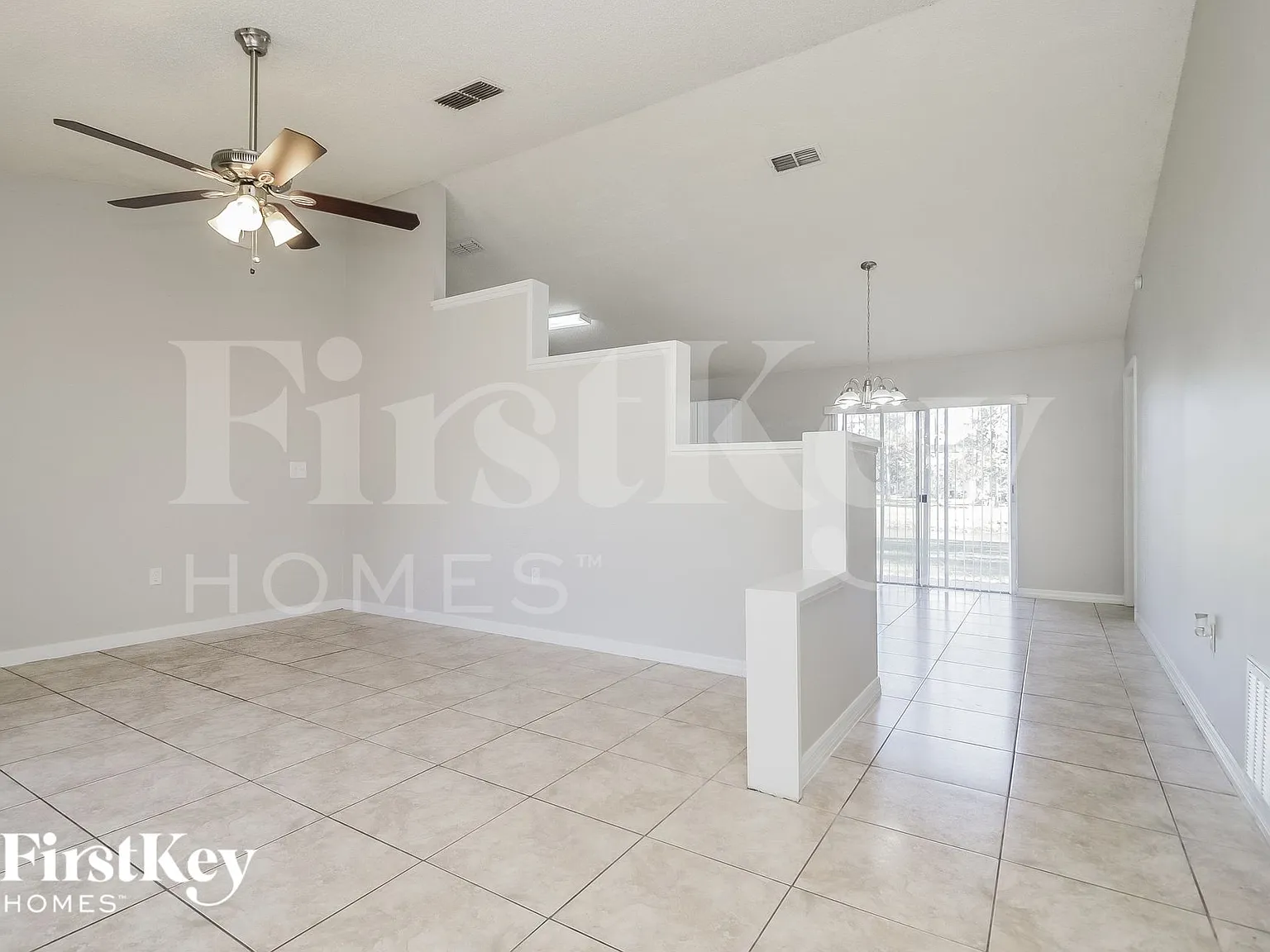 3 bed, 2.0 bath, 1396 sqft, $1,870 — Photo 2