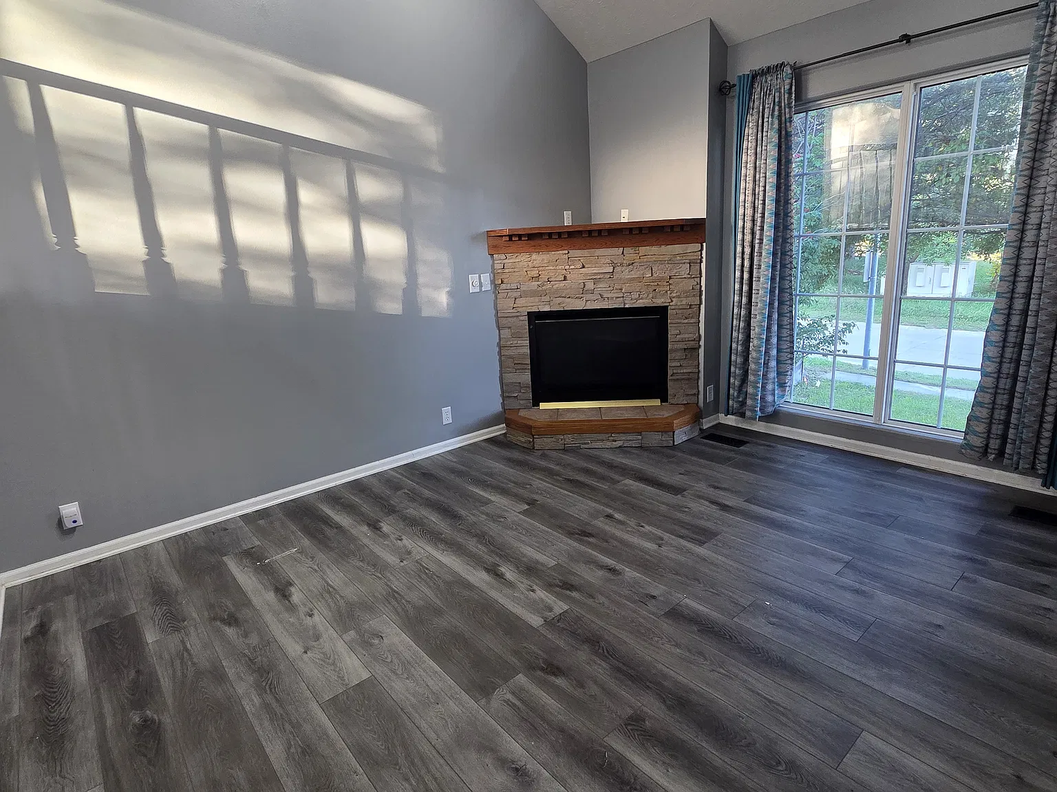 3 bed, 1274 sqft, $2,200 — Photo 3