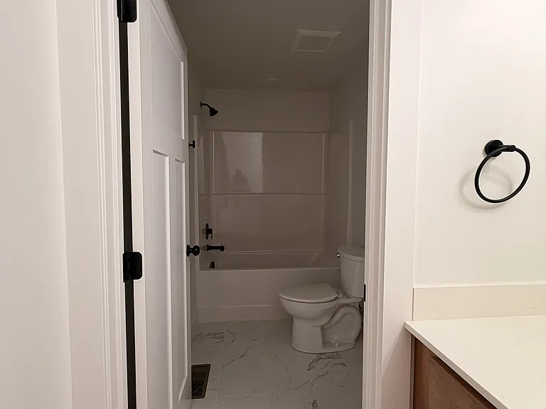Upstairs Full Bath
