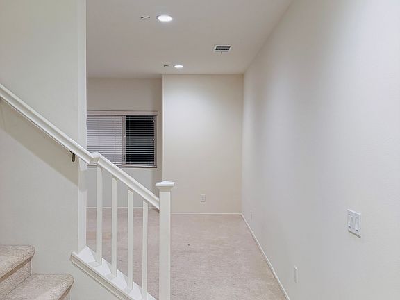 2nd image of 4483 Lilac Cir