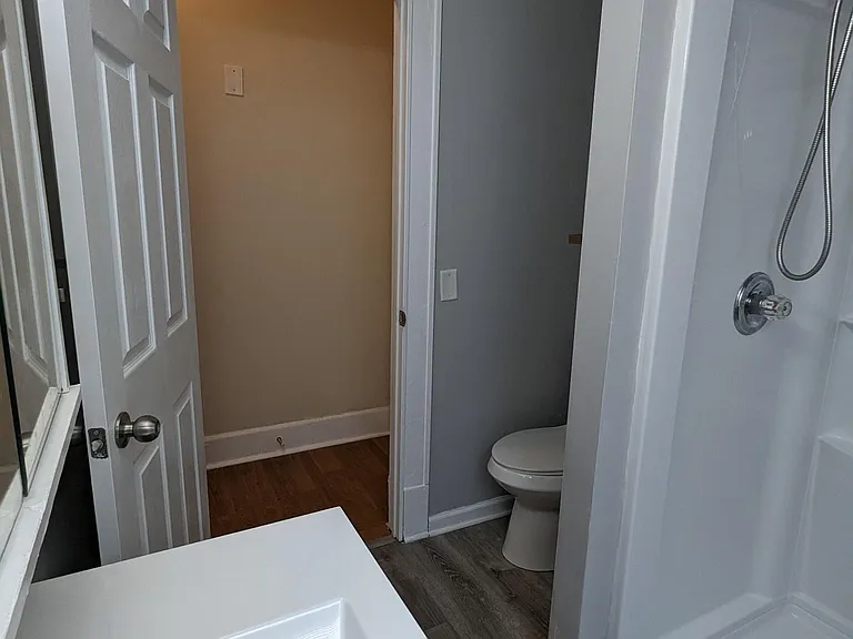 4112 Burnham Ave #LOWER — Photo 8
