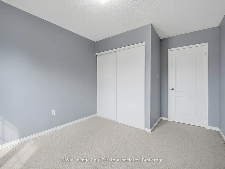 70 Echoridge Dr — Photo 35