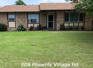 208 Phoenix Village Rd, Muskogee, OK 74403