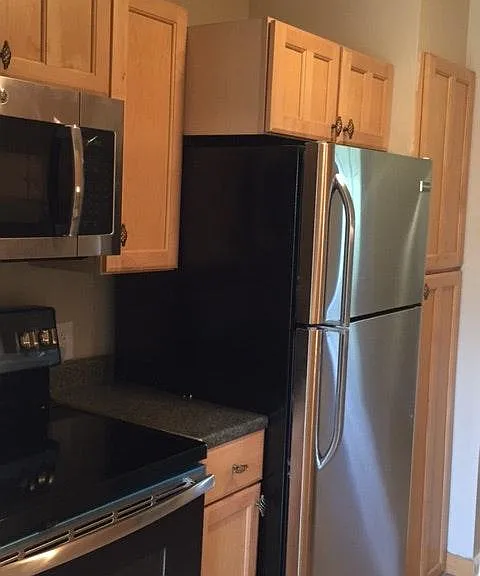 625 E Fox Hills Dr — Photo 7