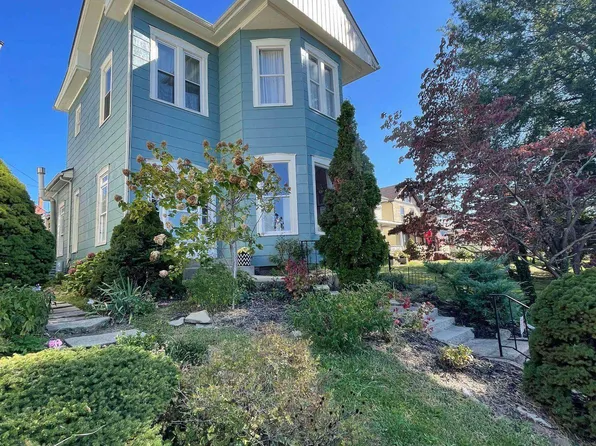 805 S 4th St, Ironton, OH 45638