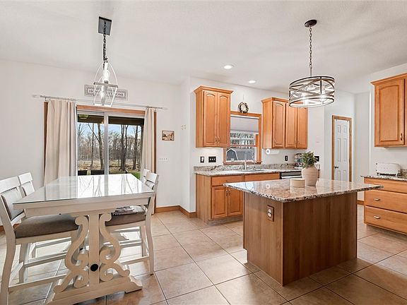 3rd image of 1810 Lori Ln