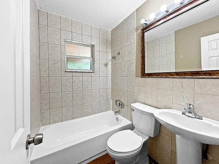 2613 E Clark St — Photo 16