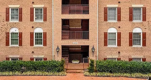 5715 Brewer House Cir #T2 Photo 1