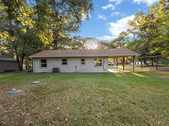 4th image of 2941 Waterwood Dr