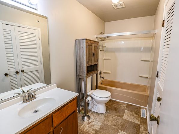 1750 Lambert Dr, Paducah, KY 42003