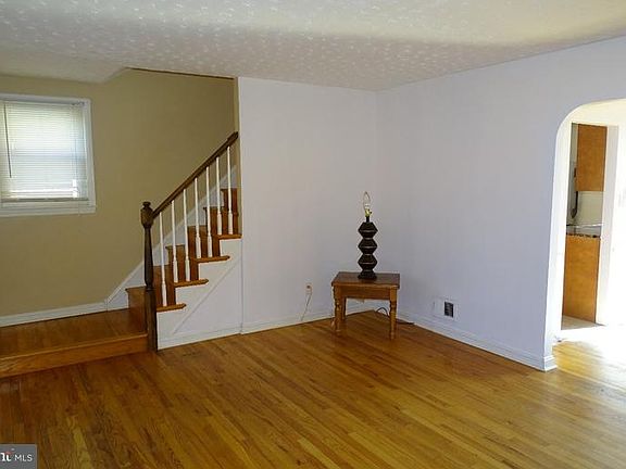 4th image of 1210 Charles Pl