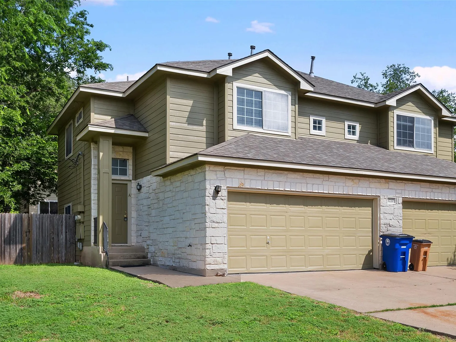 3 bed, 3.5 bath, 1396 sqft, $1,900 — Photo 2
