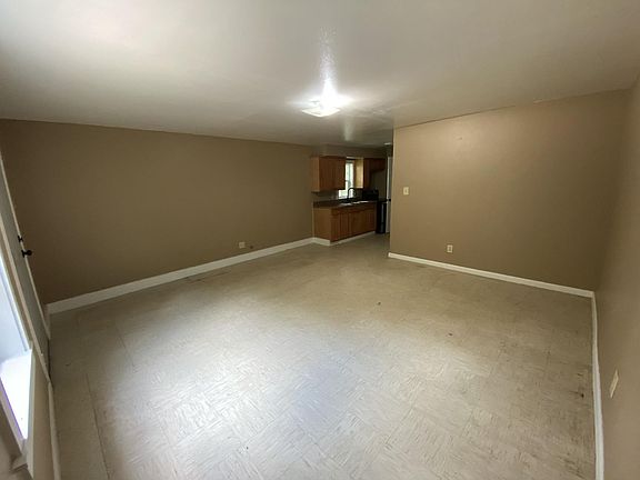 4th image of 625 York St #C
