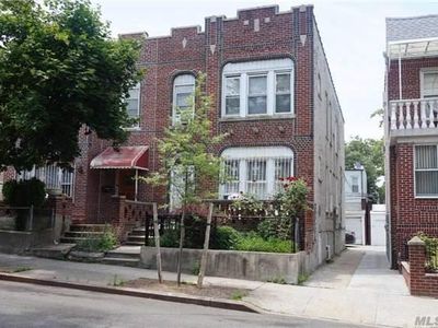 3132 82nd St, Flushing, NY, 11370