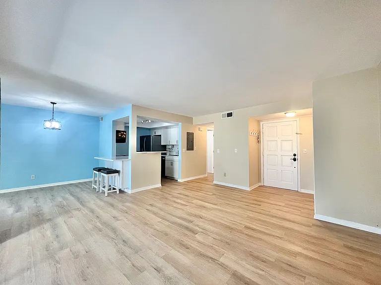 1277 N McMullen Booth Rd — Photo 7