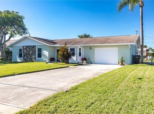 608 SW 8th Ct, Cape Coral, FL 33991