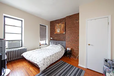 Rented by R New York