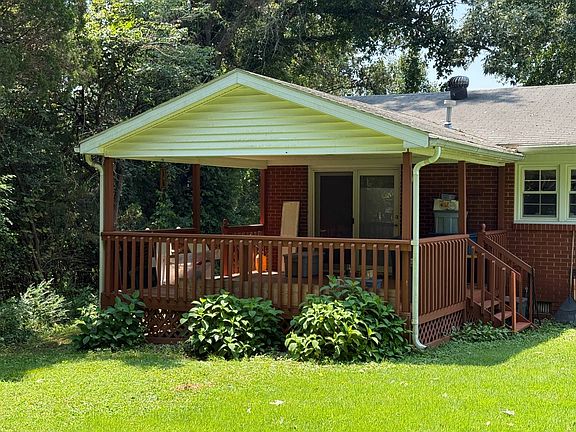 4th image of 610 Mockingbird Ave