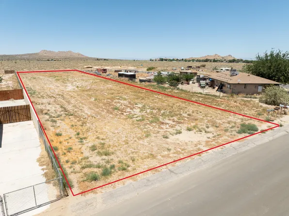 E 156th St, Lake Los Angeles, CA 93535