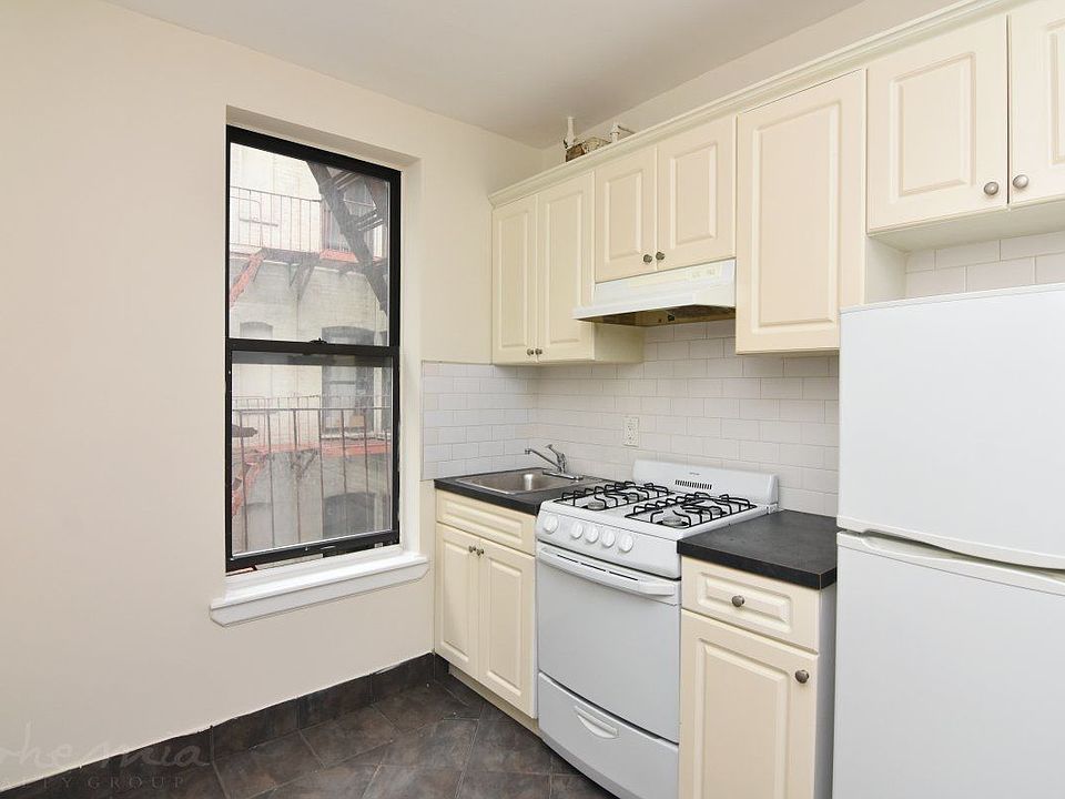 2nd image of 242 Bradhurst Ave APT 46