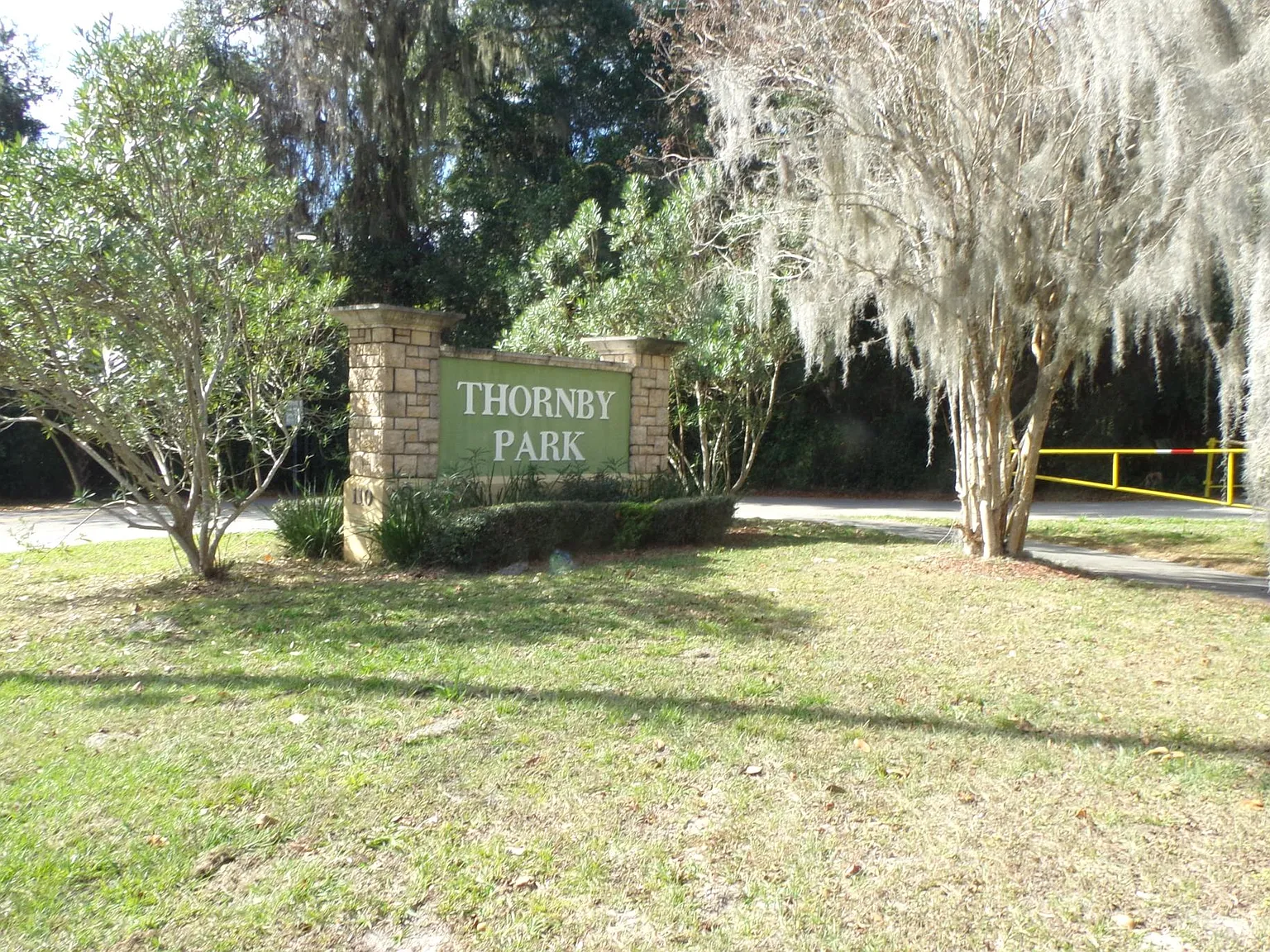 190 Hickory Woods Ct — Photo 2