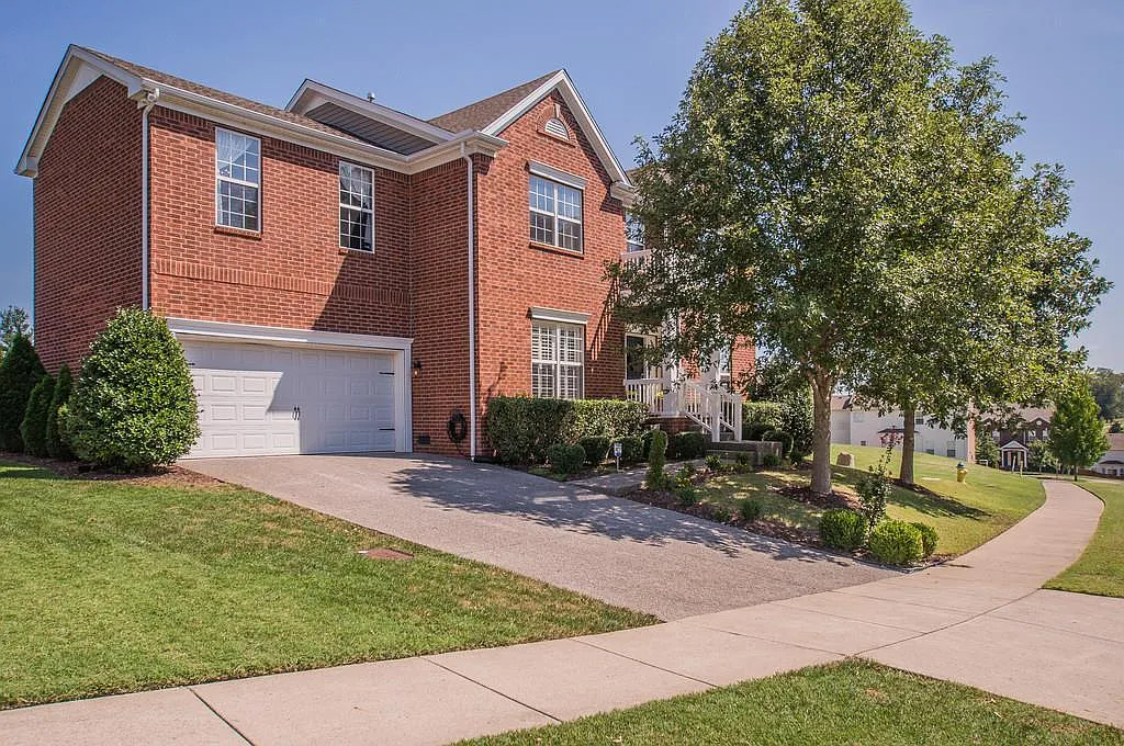 4 bed, 3262 sqft, $4,599 — Photo 1