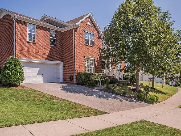 1110 Waverly Pl — Photo 1