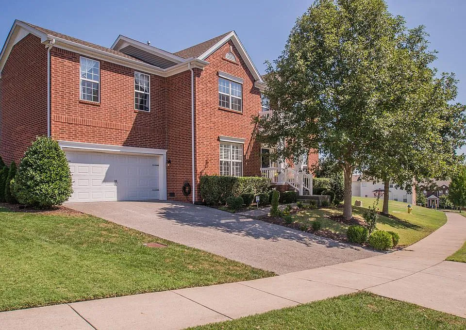 1110 Waverly Pl