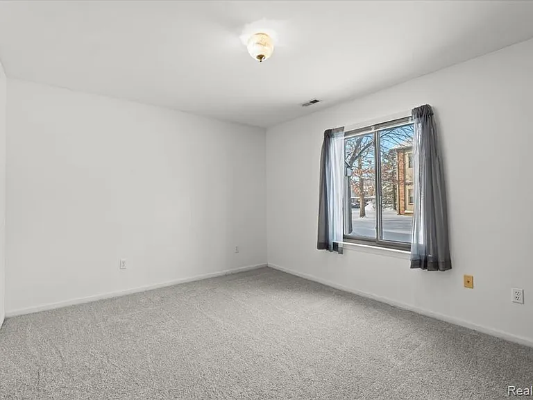 42713 Lilley Pointe Dr #213 — Photo 17