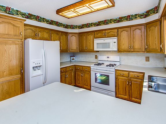 2nd image of 13488 Marigold Street Nw