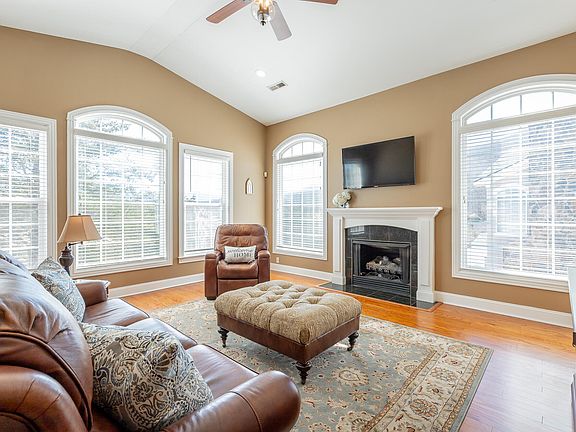 2nd image of 1109 Renaissance Ct