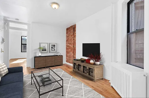 Rented by Cooper & Cooper Real Estate | media 19