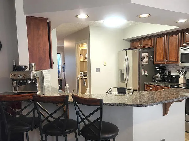 4317 Amelia Dr — Photo 2
